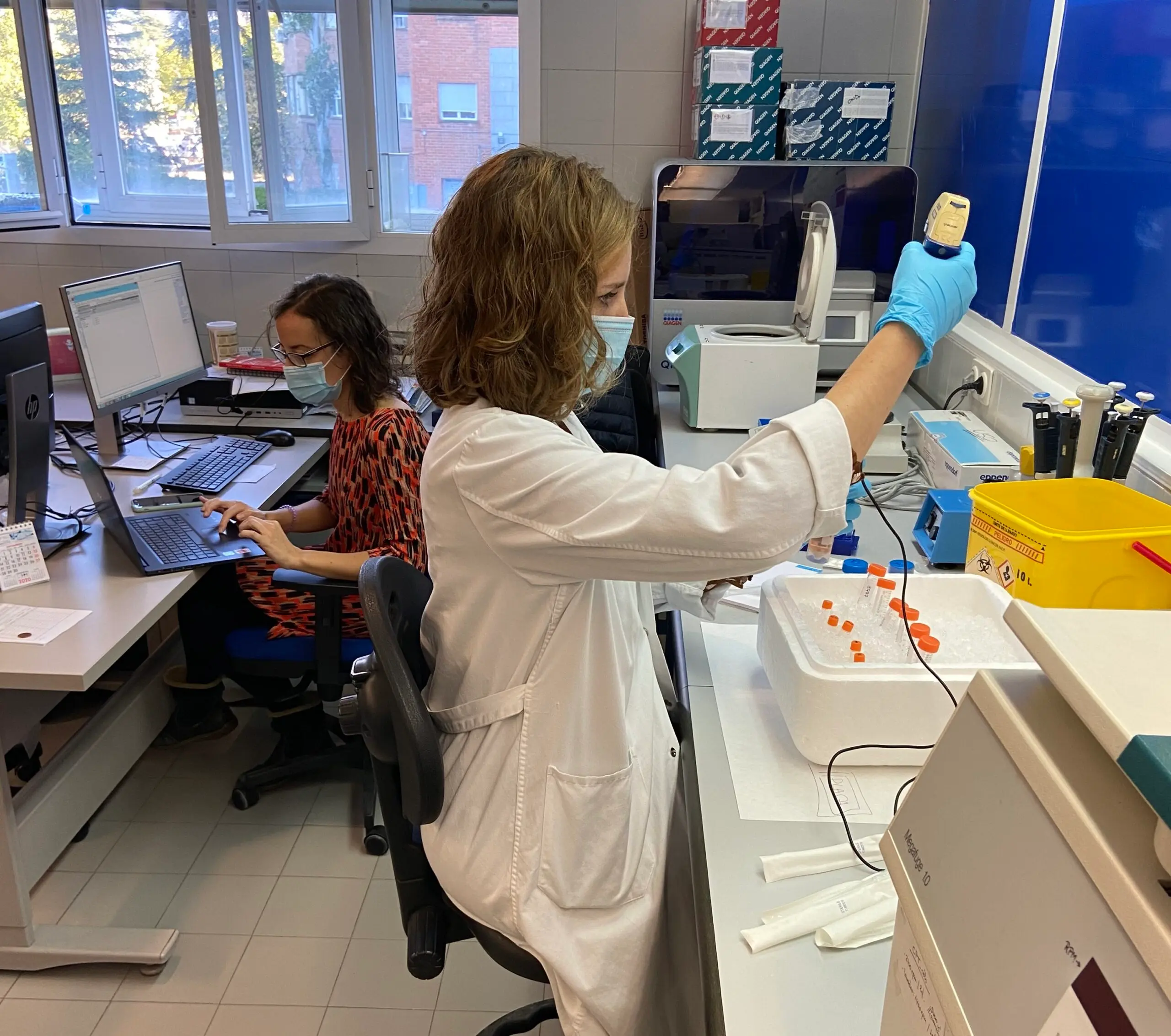 Un estudio del grupo REEM del Hospital Clínico San Carlos sugiere la transactivación de proteínas del virus HERV-W mediada por Epstein-Barr en la Esclerosis Múltiple